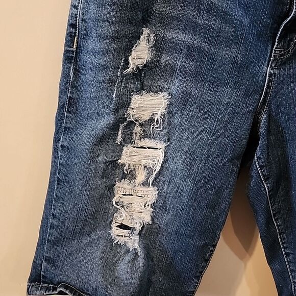 Torrid boyfriend Distressed shorts size 18 - Picture 2 of 6